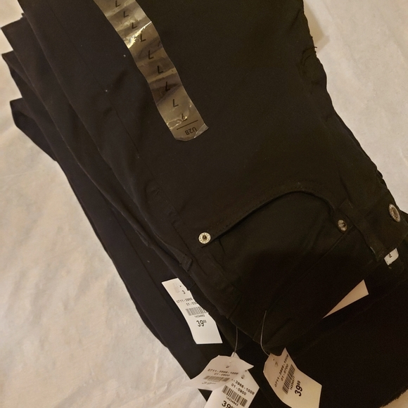 Girlfriend Style Black Jeans - Picture 3 of 3